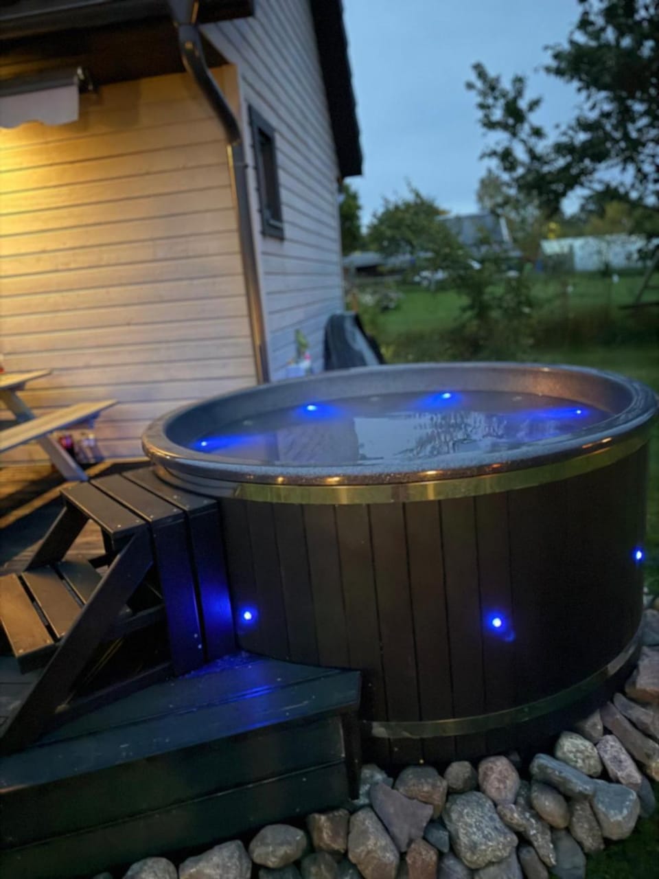 Hot Tub, Hot Tub