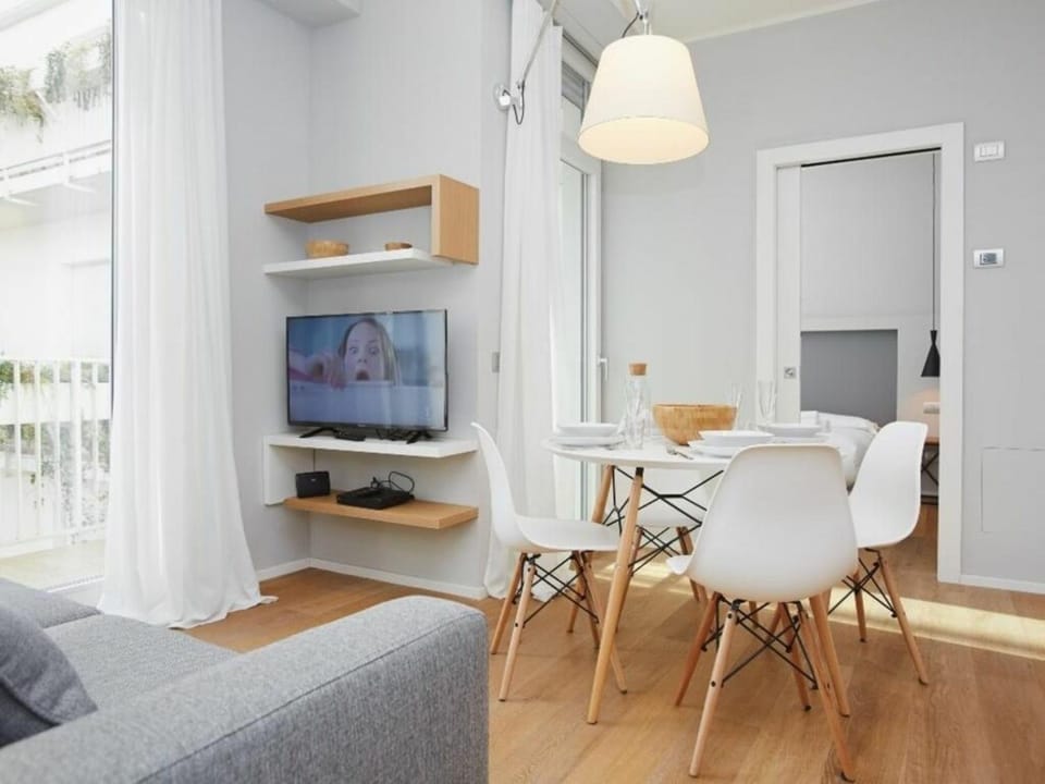 Kitchen or kitchenette, Living room, Dining area