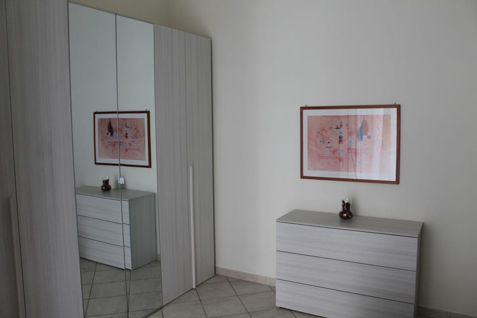 Bedroom, wardrobe