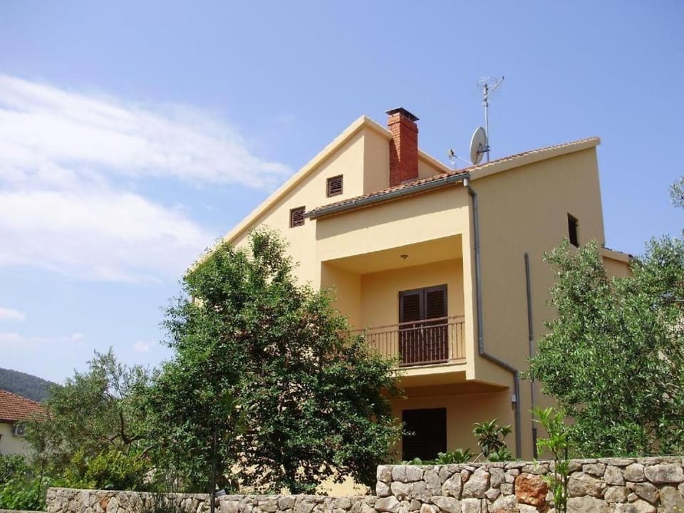 Property building, Facade/entrance, Off site
