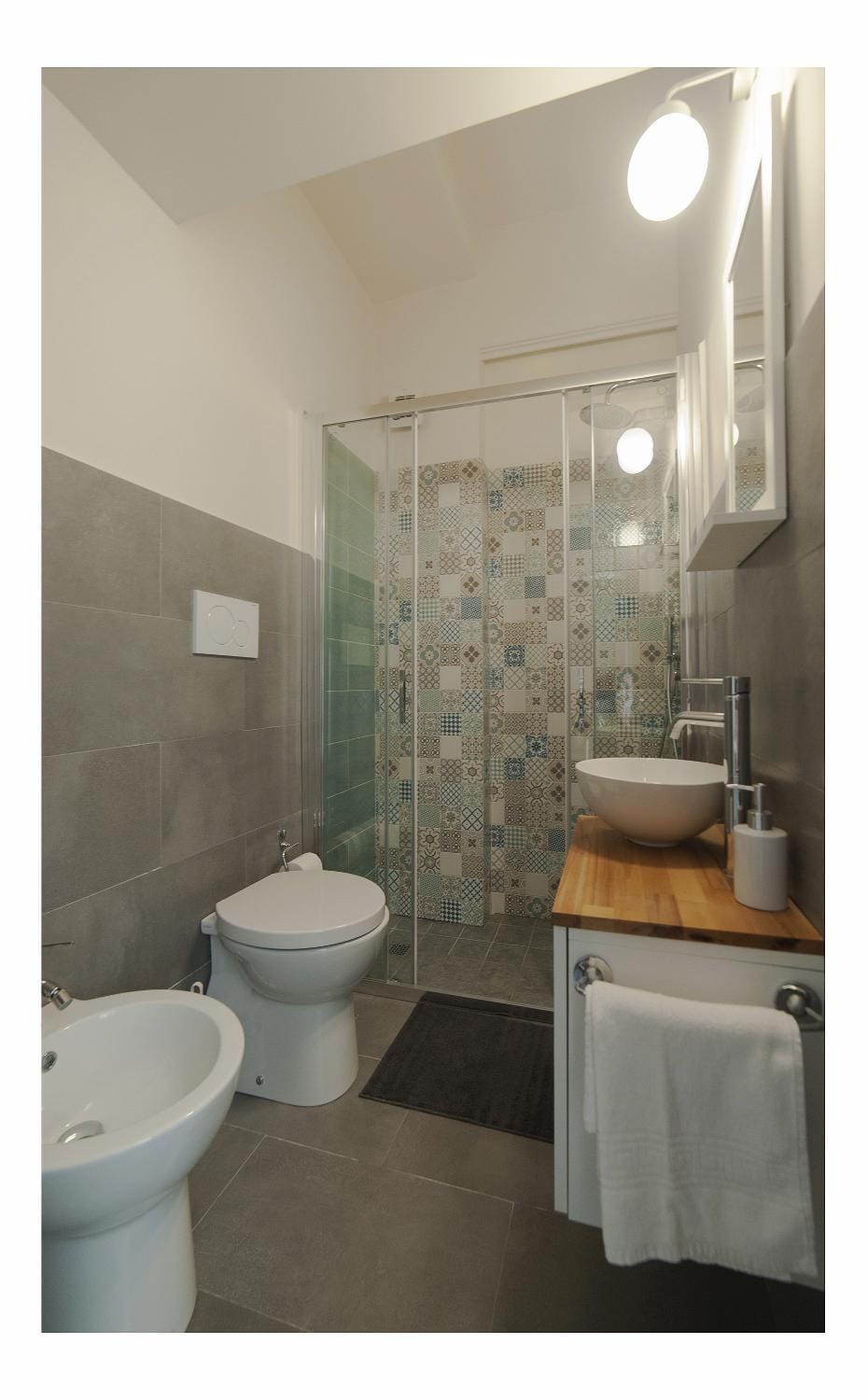 Shower, Bathroom, Decorative detail, bidet
