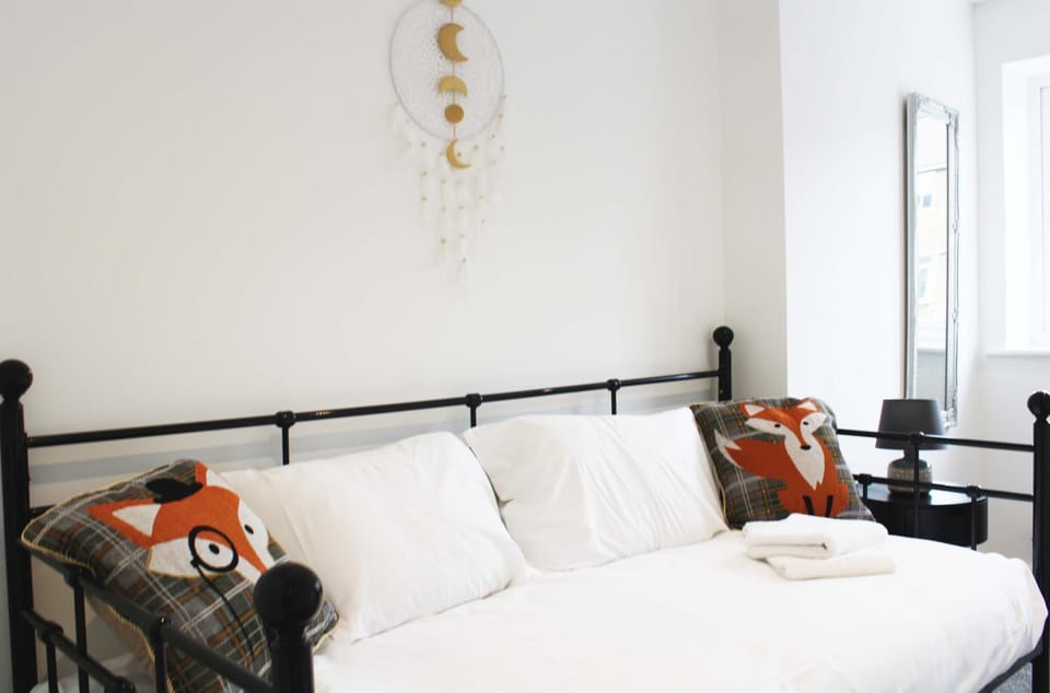 Bed, Bedroom, children, young children, older children