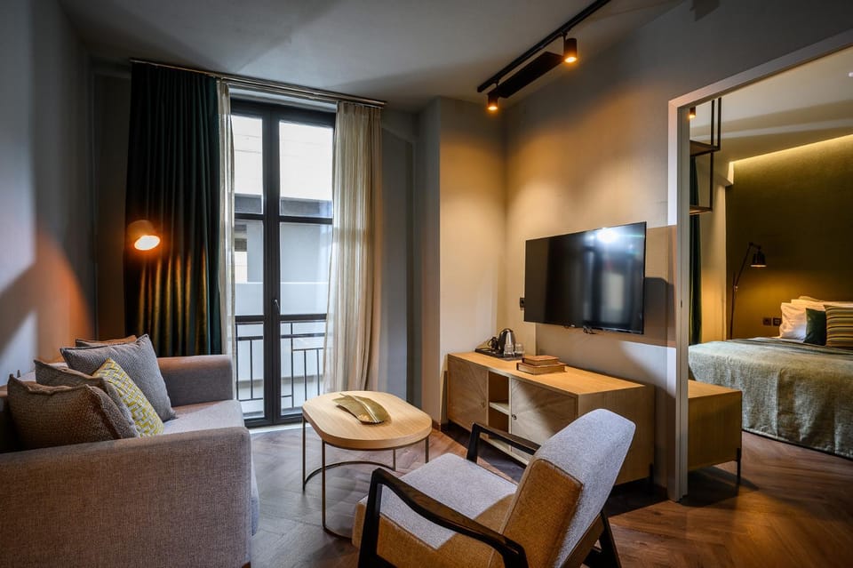 TV and multimedia, Seating area