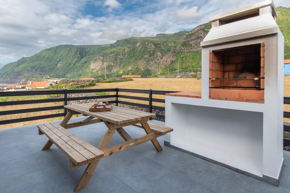 Balcony/Terrace, Mountain view