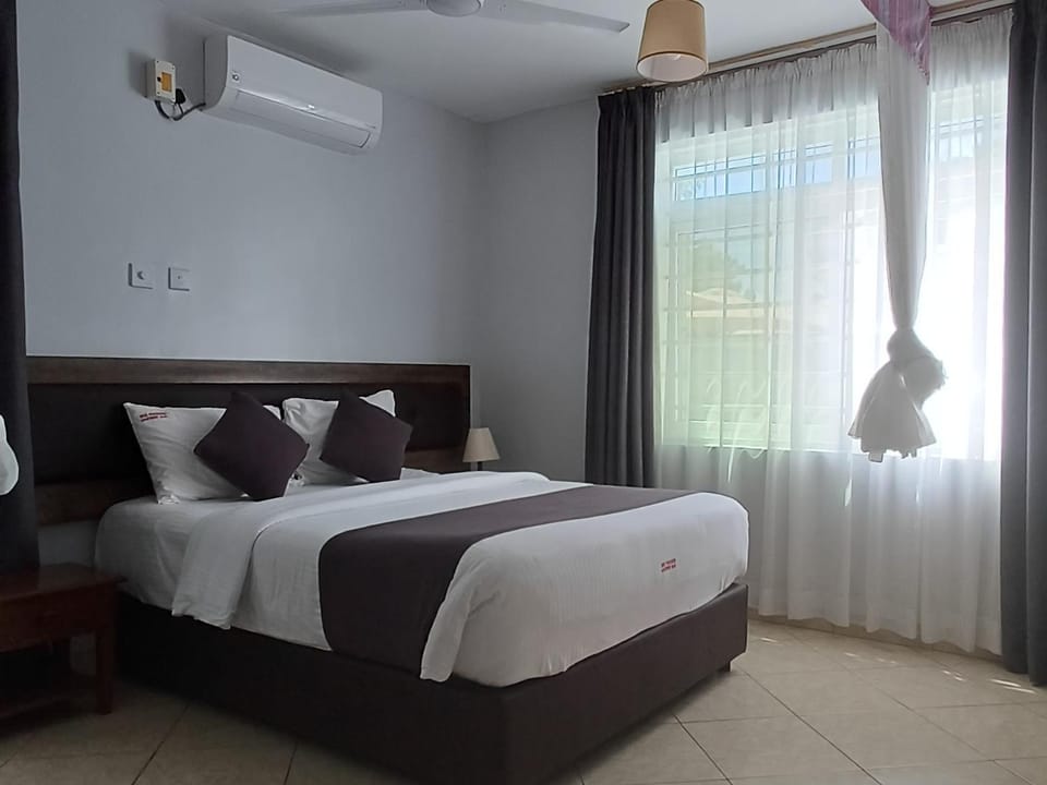 Bed, Bedroom, air conditioner