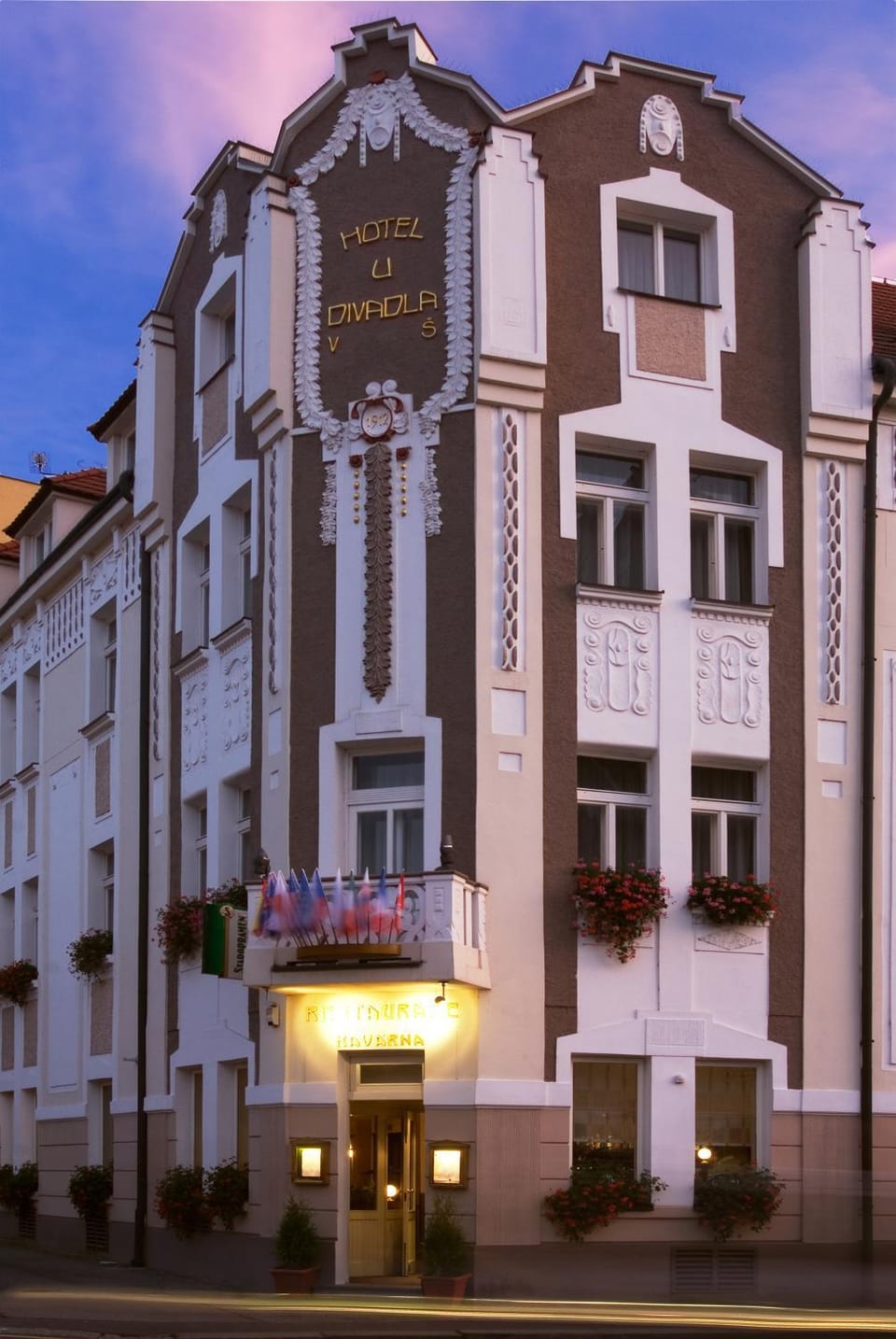 Property building, Day