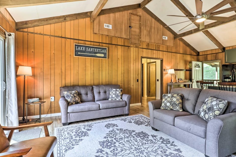 Lake Santeetlah Escape w/ Kayaks, Boat Slip & More House in Cheoah
