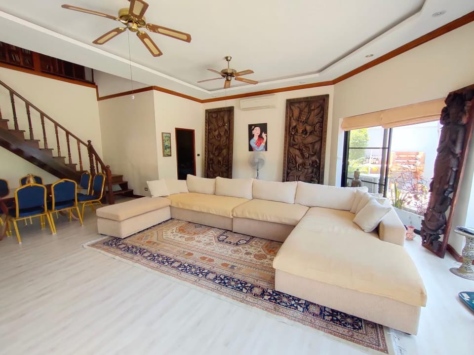 Communal lounge/ TV room, Living room