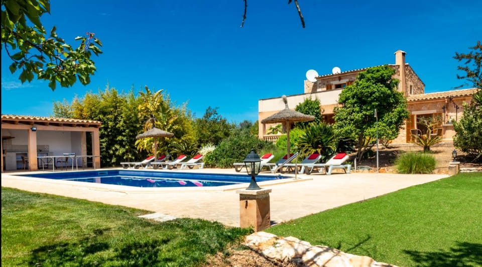 Finca Peris Villa in Migjorn