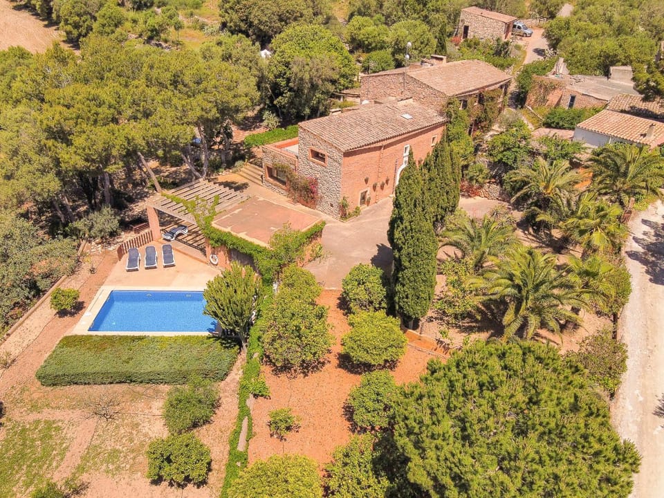 Finca Pessal Villa in Migjorn