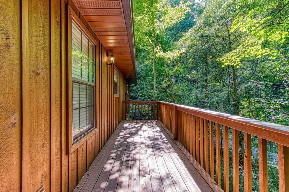 Magical Nights, Hot Tub, WIFI, 560 in FREE Attraction tickets each paid day! Chalet in Sevier County