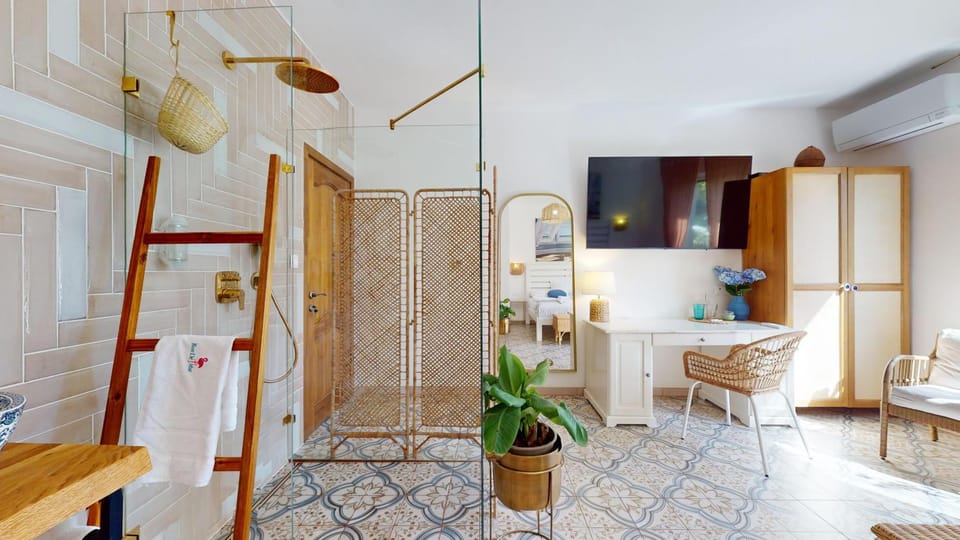 Ron De Mar & LA BRISA Bed and Breakfast in Bratislava Region, Slovakia