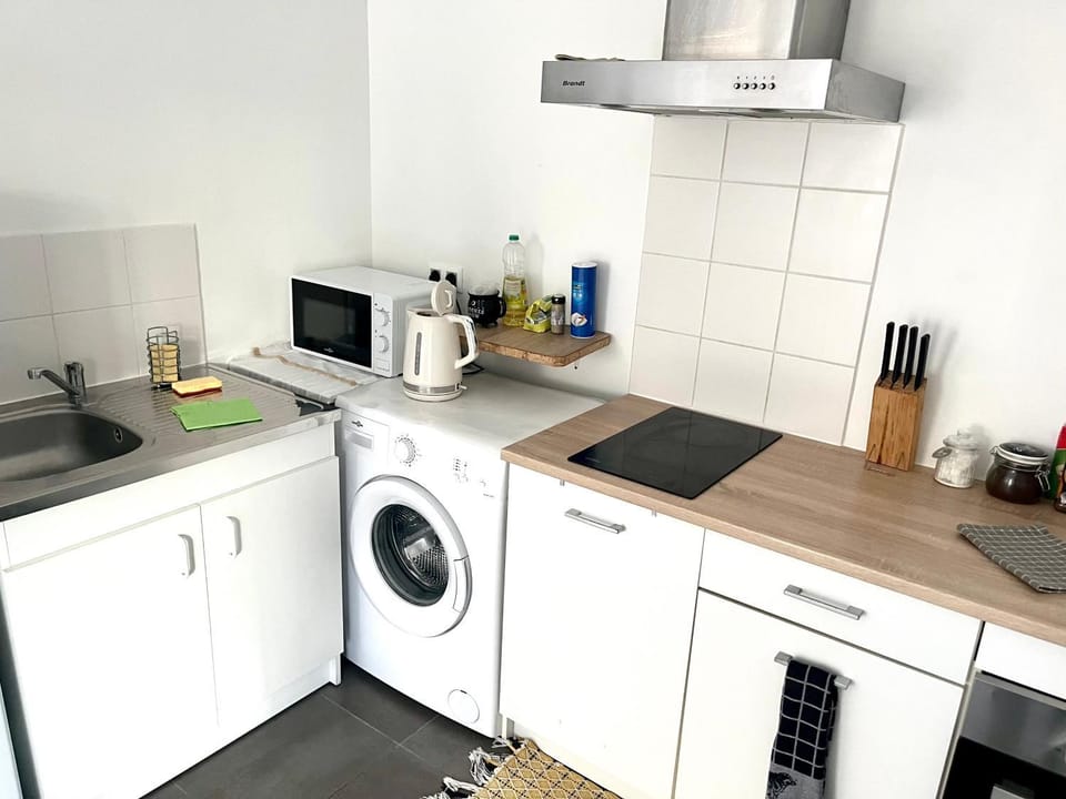 Kitchen or kitchenette, stove