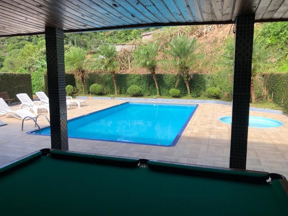 Patio, Day, Swimming pool