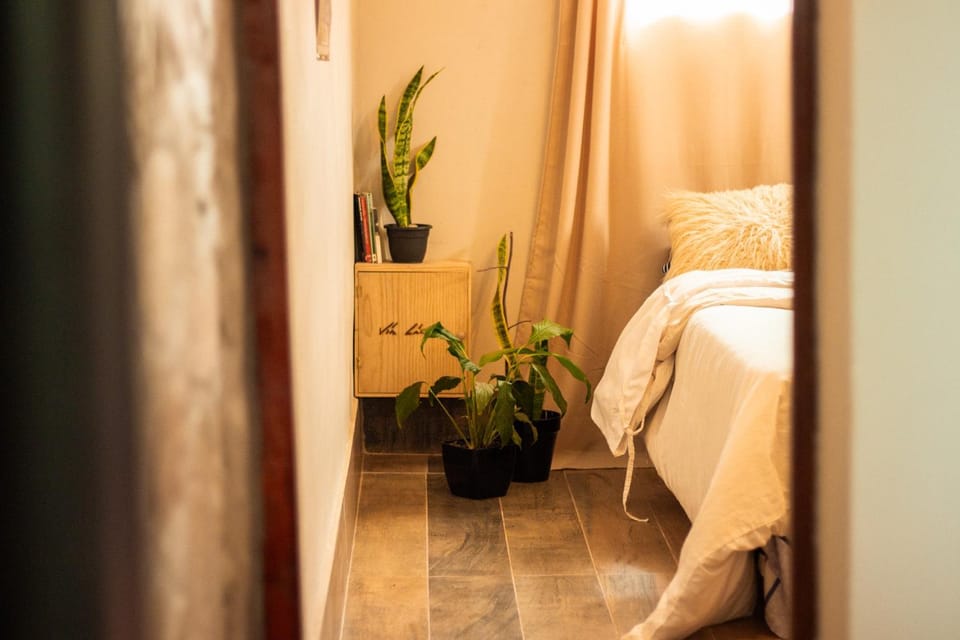 Bed, TV and multimedia, Bedroom