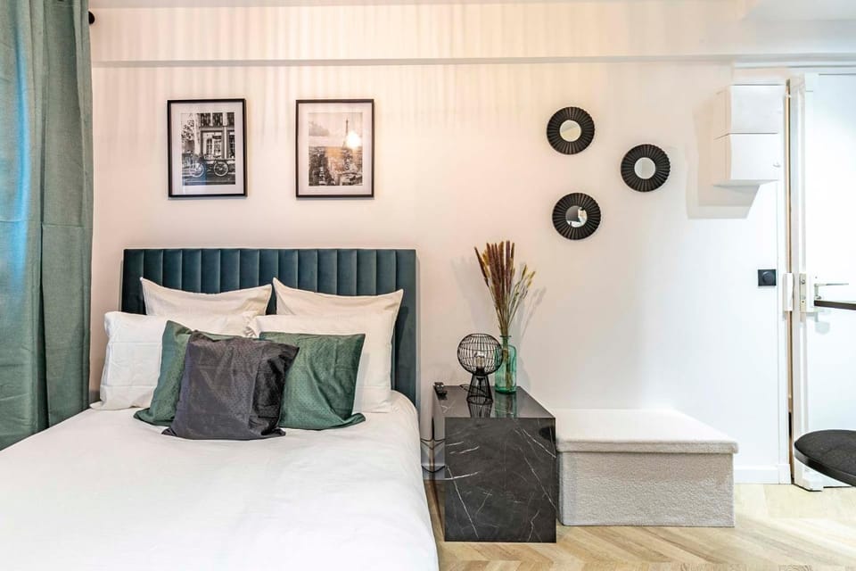 le studio velasquez Apartment in Paris