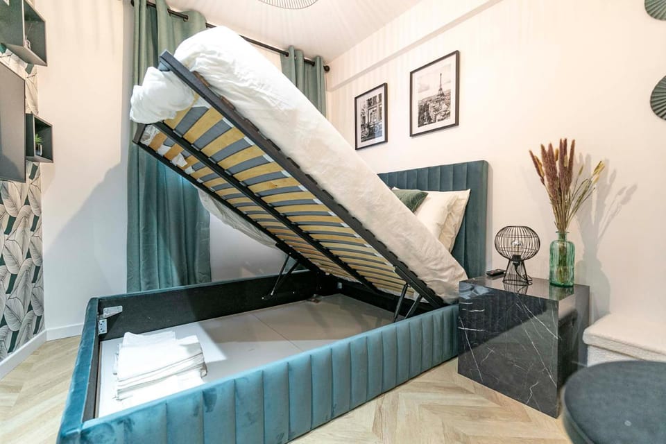 le studio velasquez Apartment in Paris