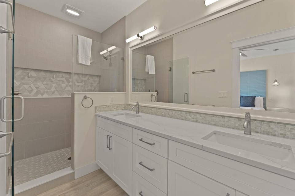 Shower, Bathroom, towels