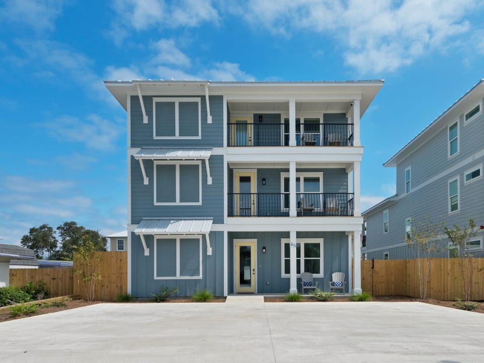Property building, Day, Parking