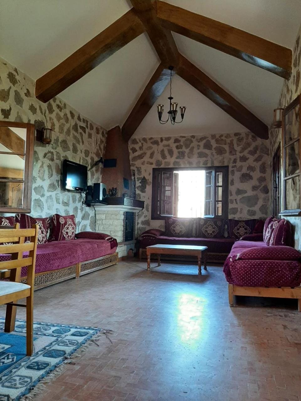 Joli Chalet dans une ferme Pour familles exclusivement près ifrane House in Fez-Meknès