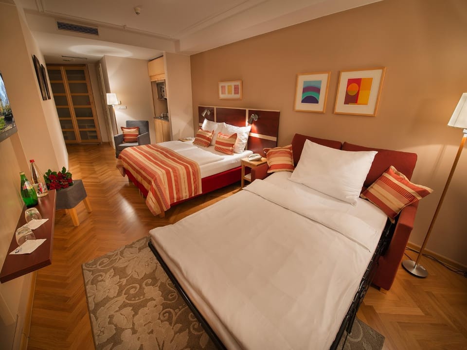 Bed, Photo of the whole room