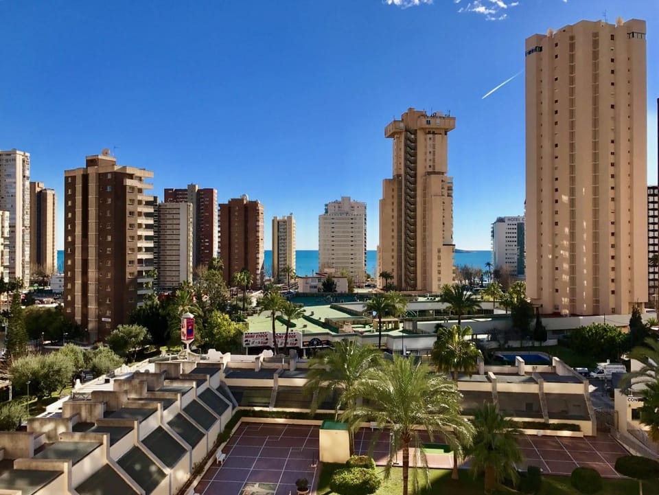 Property building, Day, Neighbourhood, City view, Sea view, Street view, Location