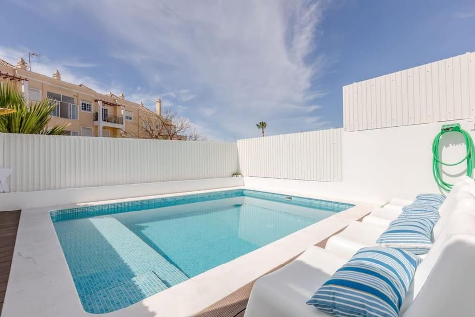 SeaScape Villa Private Pool & Rooftop Jacuzzi with sea view near Manta Rota Beach Villa in Vila Nova de Cacela