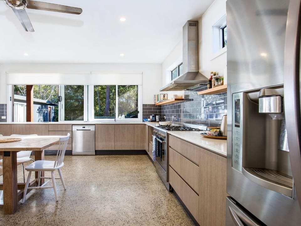 Gingers I Pet Friendly I 4 Min Walk to Beach House in Callala Bay