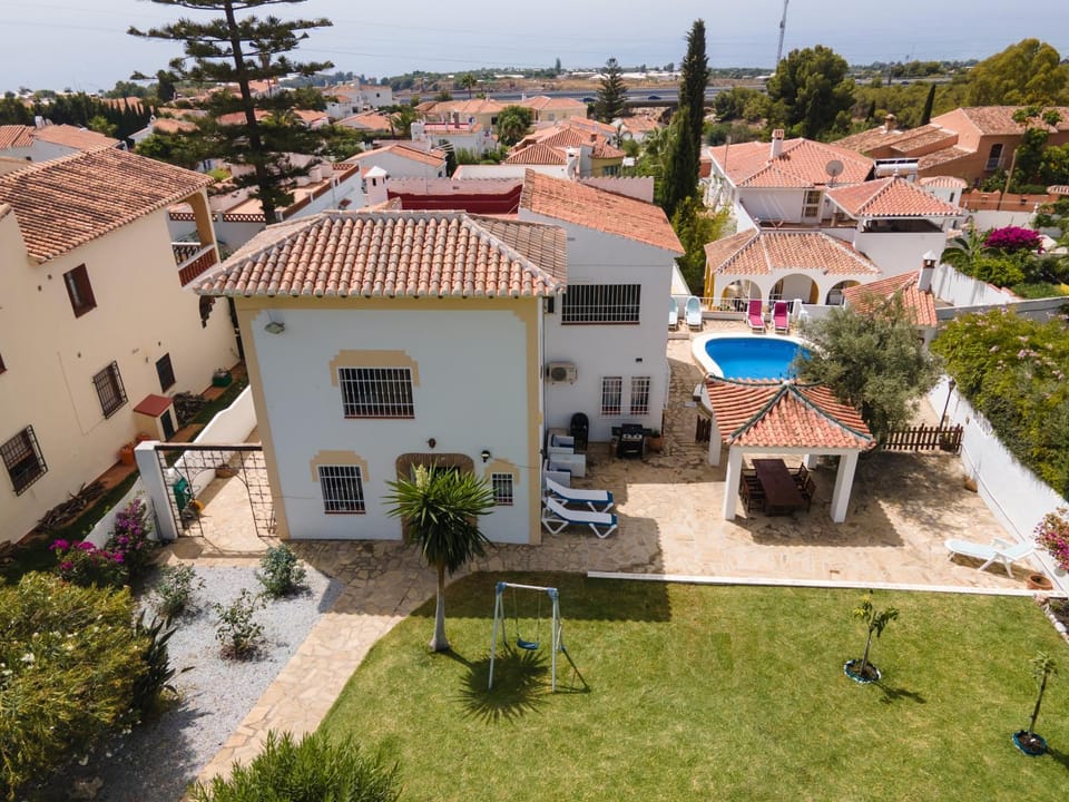 Bird's eye view, Garden view, Pool view