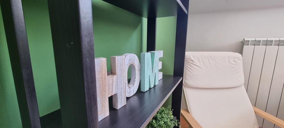 ...La finestra di fronte... Apartment in Caserta