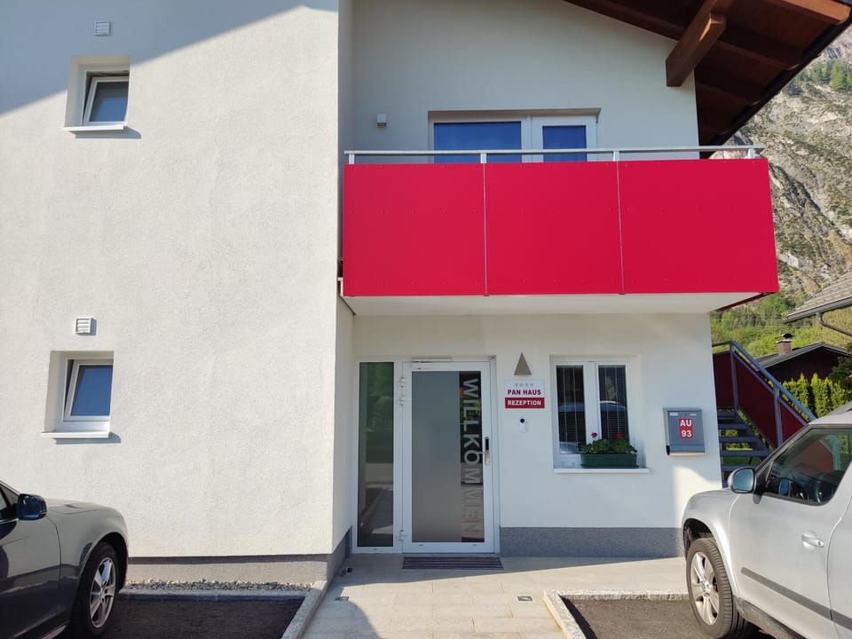 Property building, Facade/entrance