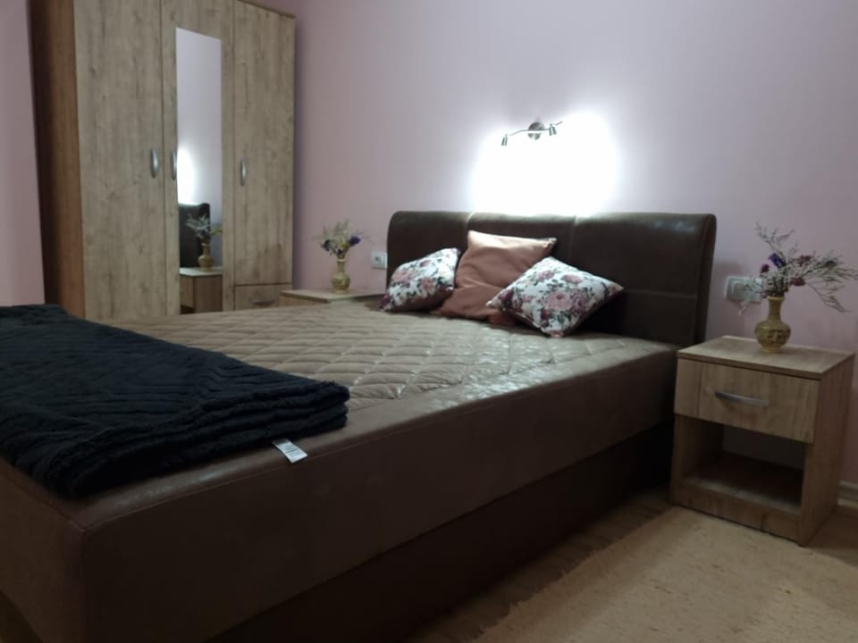 Bed, Bedroom, wardrobe