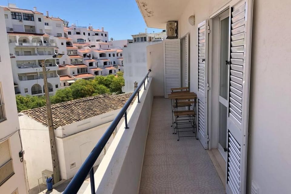 Le Modern' Apartment in Guia