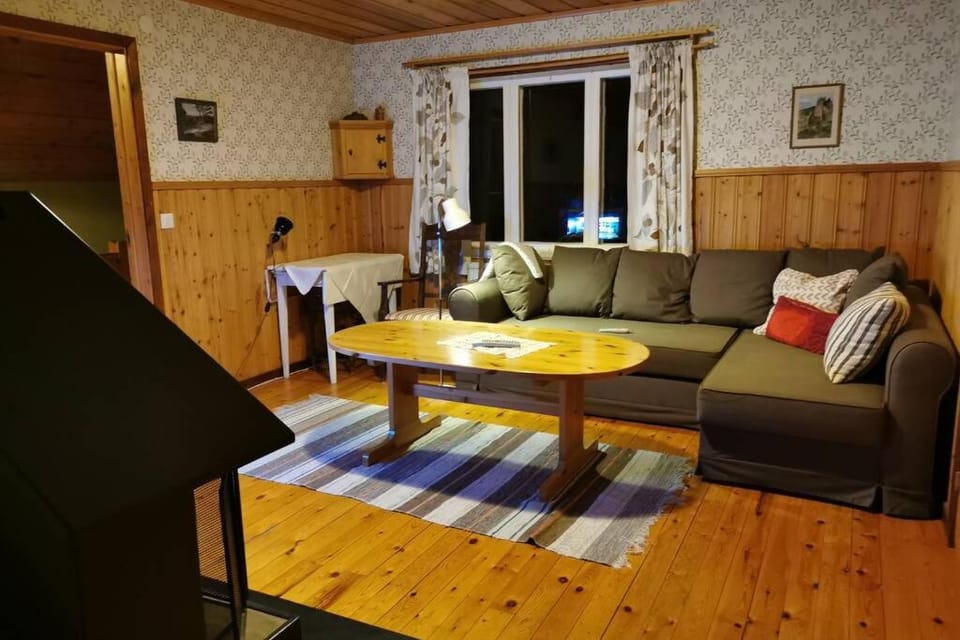 Secluded Wilderness Retreat 3BR Ski, Hike & Fish, 2 Fireplaces, Sleeps 9 House in Sweden