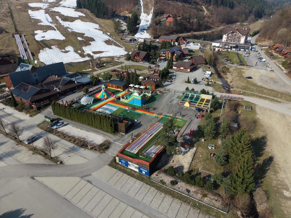 Restaurant/places to eat, Restaurant/places to eat, Off site
