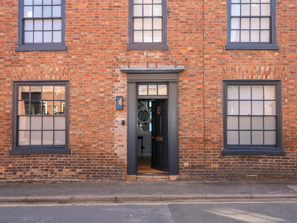 12 Banks Street House in England