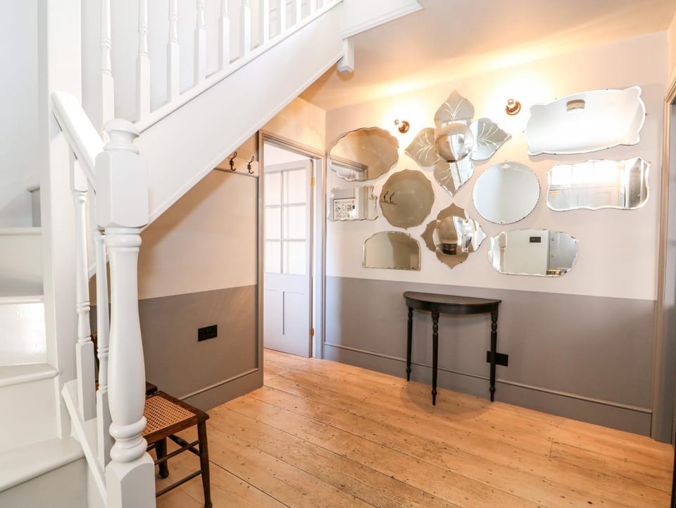 12 Banks Street House in England