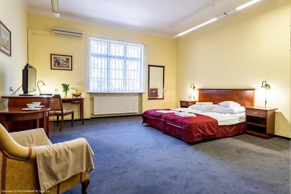 VILLA CAPITOL Bed and Breakfast in Poland