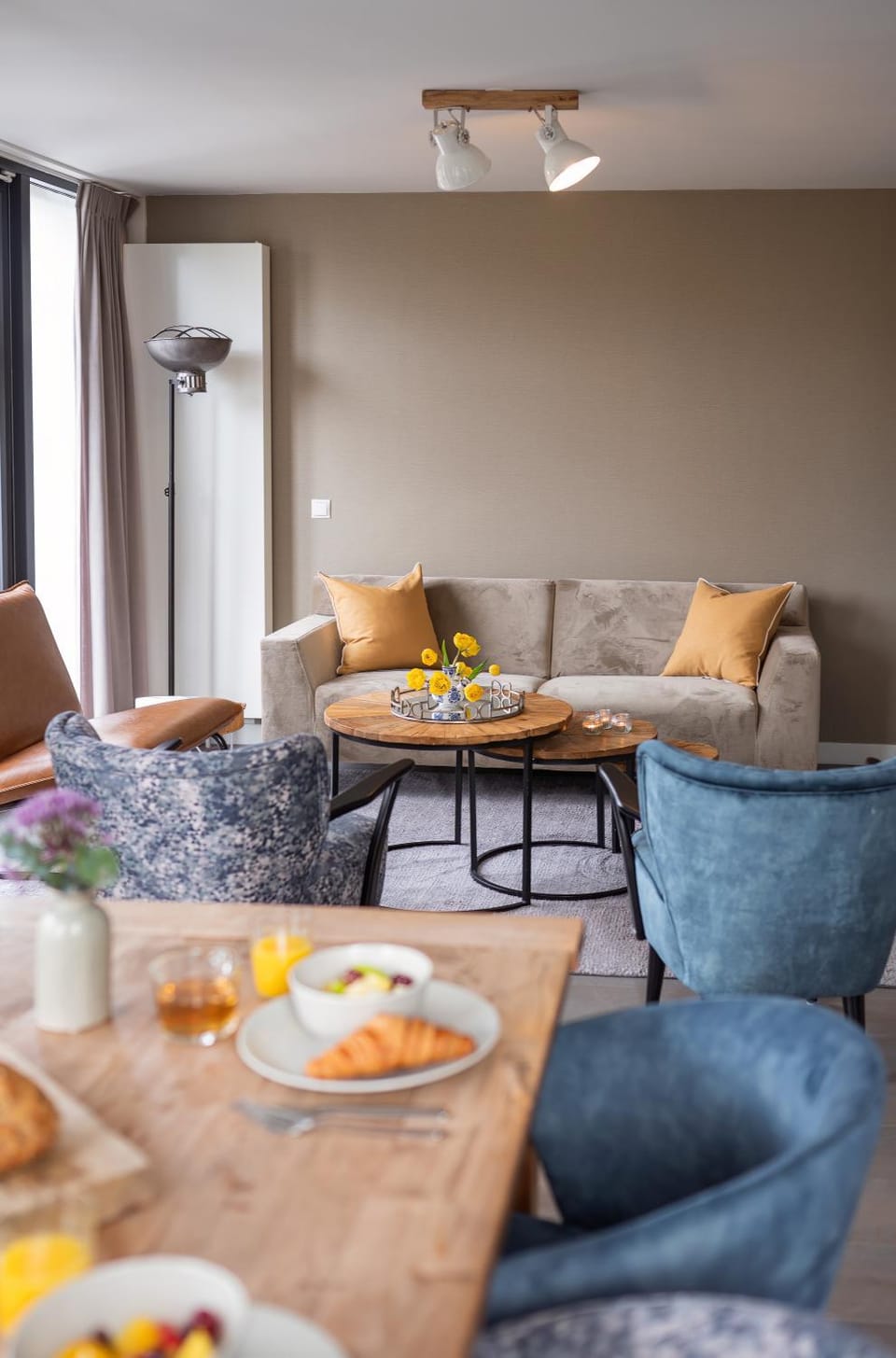 Living room, Dining area, Breakfast