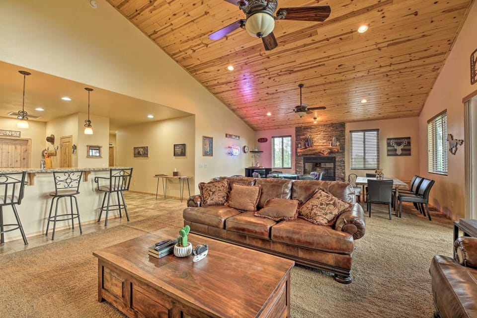 Deck & Views: Dog-Friendly Cabin in Show Low! Cabin in Show Low