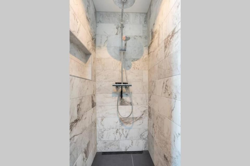 Hosted by Wendy Prins Willem 3 Apartment in The Hague