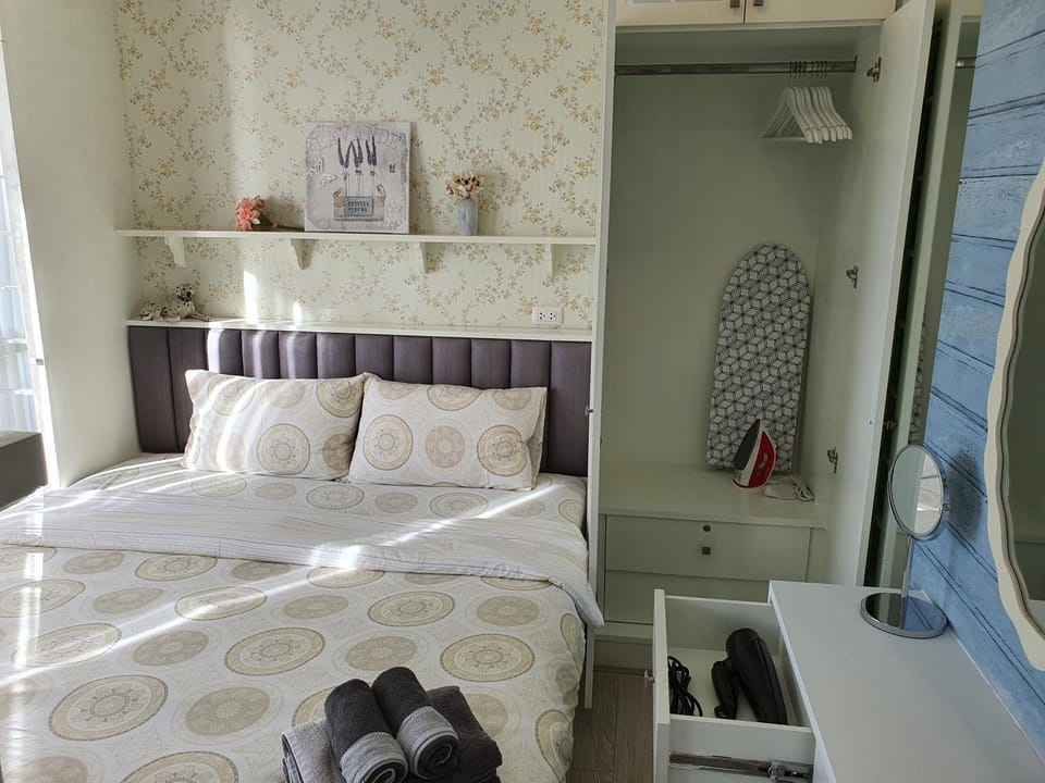 Bed, Photo of the whole room, Bedroom, furniture, heating, wardrobe