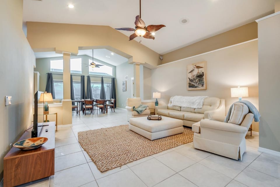 Peaceful Waterfront Pool Home home House in Palm Coast
