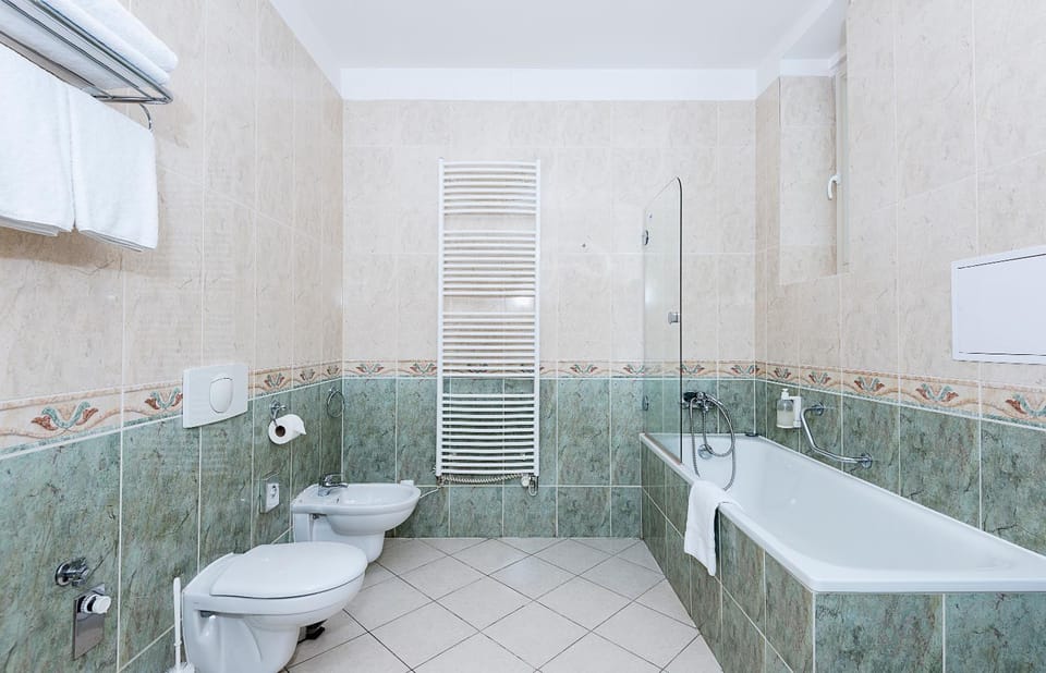Toilet, Bathroom, Balcony/Terrace
