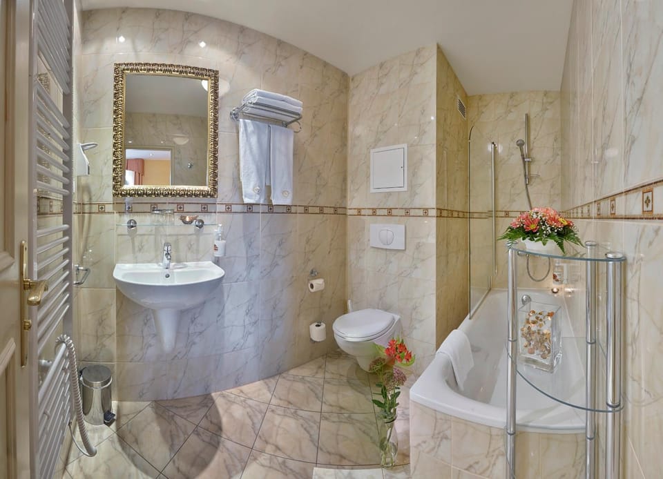 Bathroom, Family