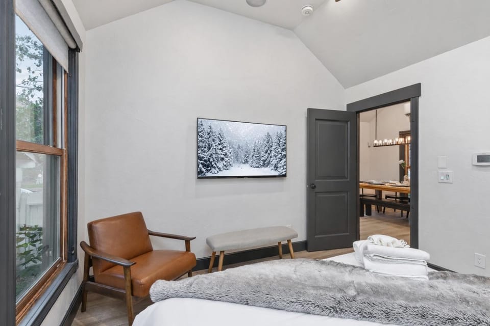 909 Snowy Cottage by SkyRun Park City House in Park City