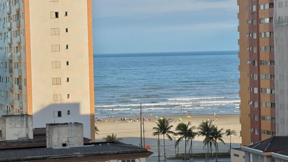 G086 - Apto vista mar na quadra da Feirinha da Guilhermina Apartment in State of São Paulo