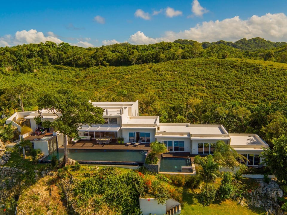Neighbourhood, Natural landscape
