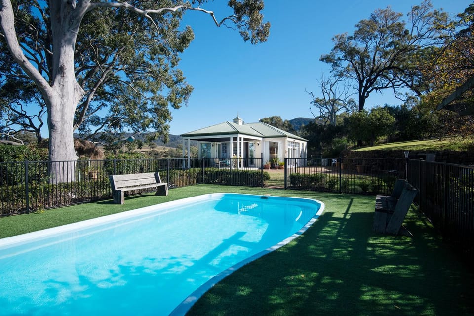 Property building, Swimming pool, Swimming pool