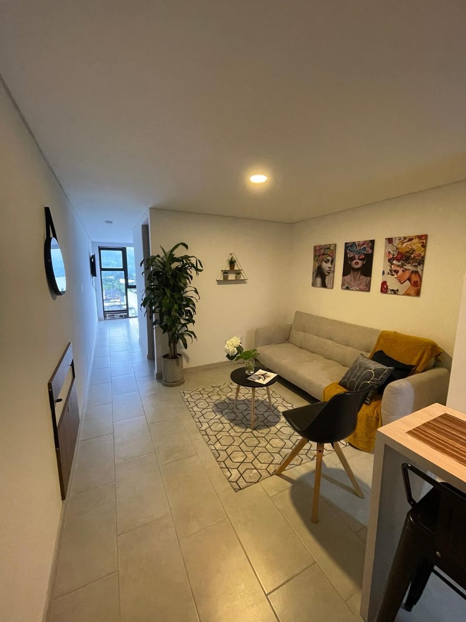 Living room, Seating area